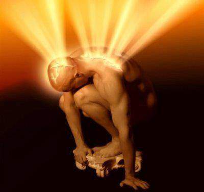 falsaria1365496258hombre luz